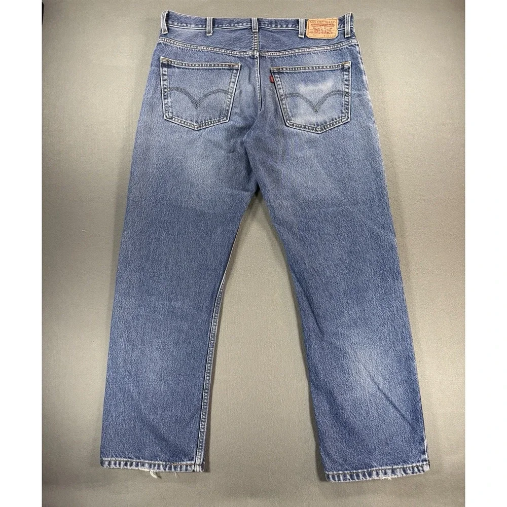 Levis tag reads